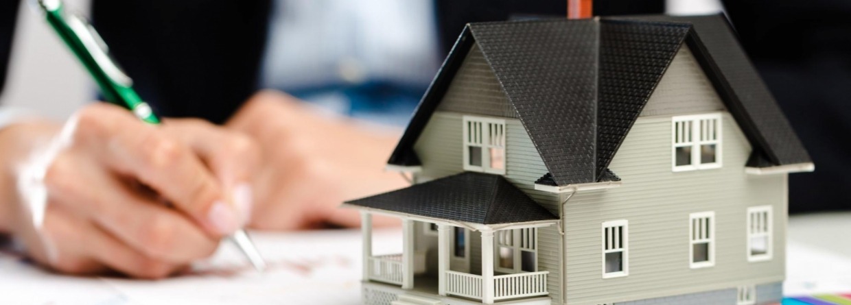 Contract tekenen voor bouw van huis